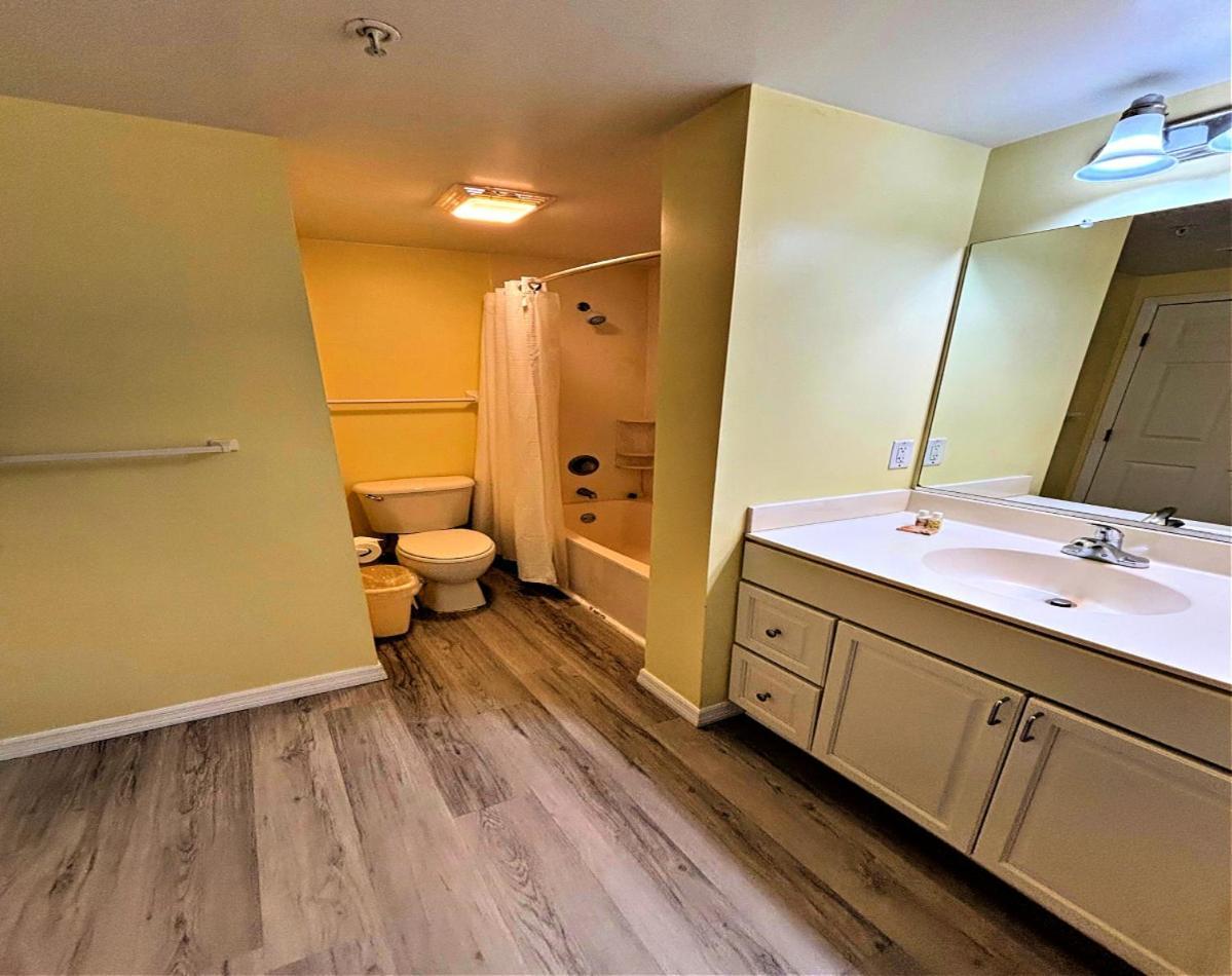 1 Bedroom Direct Oceanfront Condo Wyndham Ocean Walk Resort - Daytona Funland 703 Daytona Beach Bagian luar foto